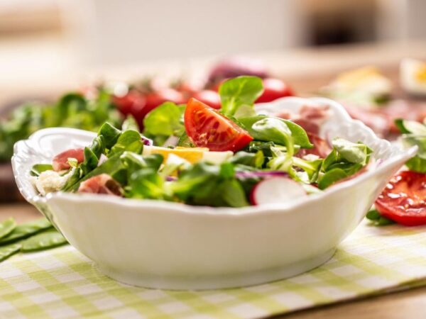 Farm-Fresh Salads: Discover Crisp, Fresh Tastes in Grosse Pointe Park