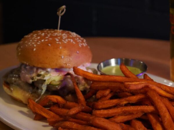 Enjoy Unique, Farm-Fresh Craft Burgers Near Grosse Pointe Shores, MI
